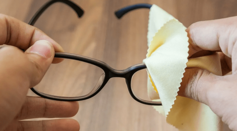 Как тщательно чистить очки